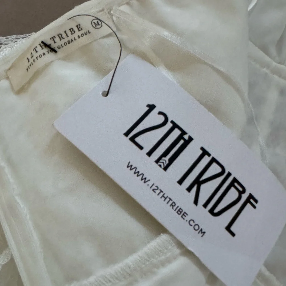 12th Tribe Giuliana White Lace Romper NWT - Picture 6 of 8